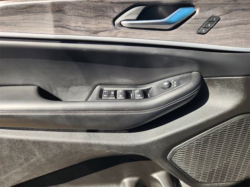 Used 2023 Jeep Grand Cherokee L Limited image 22