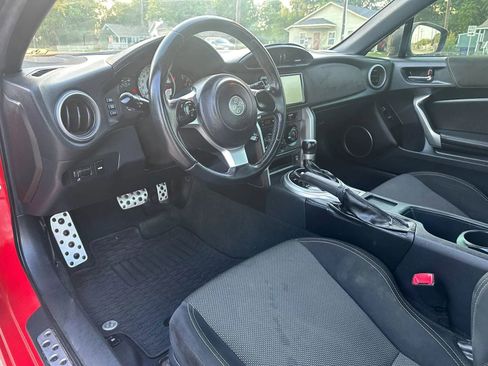 Used 2019 Toyota 86 RWD image 15
