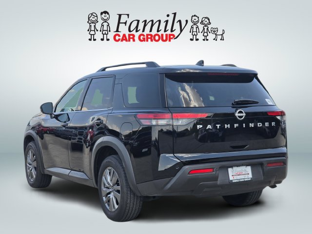 Used 2025 Nissan Pathfinder SV FWD image 3