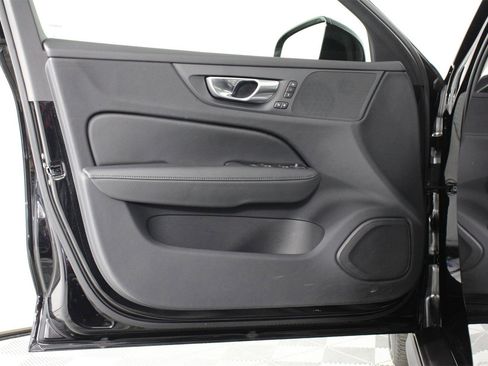 Certified 2025 Volvo V60 B5 Cross Country Plus image 17