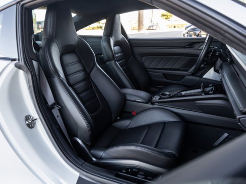 Used 2025 Porsche 911 Carrera GTS image 45