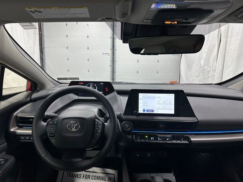 Used 2025 Toyota Prius XLE image 15