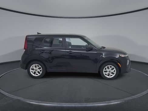 Used 2022 Kia Soul LX w/ Technology Package FWD image 18