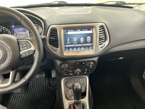 Used 2020 Jeep Compass Latitude w/ Popular Equipment Group AWD/4WD image 19