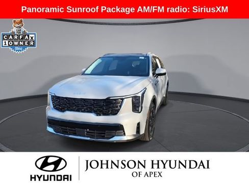 Used 2024 Kia Sorento S w/ Panoramic Sunroof Package image 3