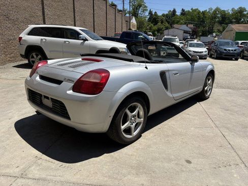 Used 2002 Toyota MR2 RWD image 4