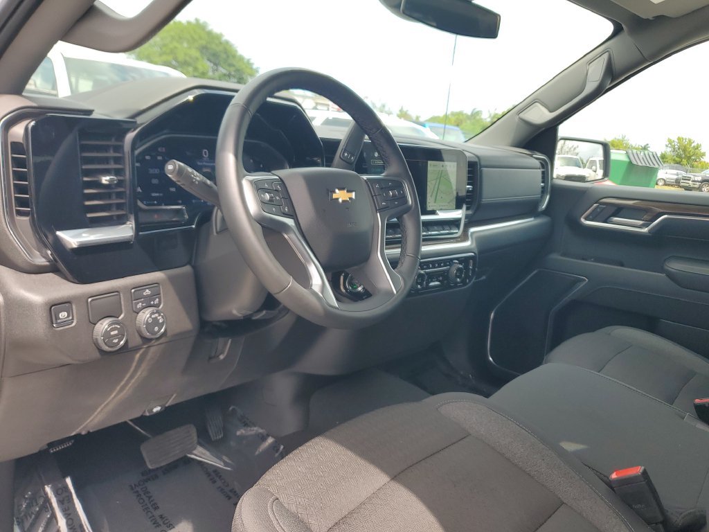 Used 2026 Chevrolet Silverado 1500 LT RWD image 9