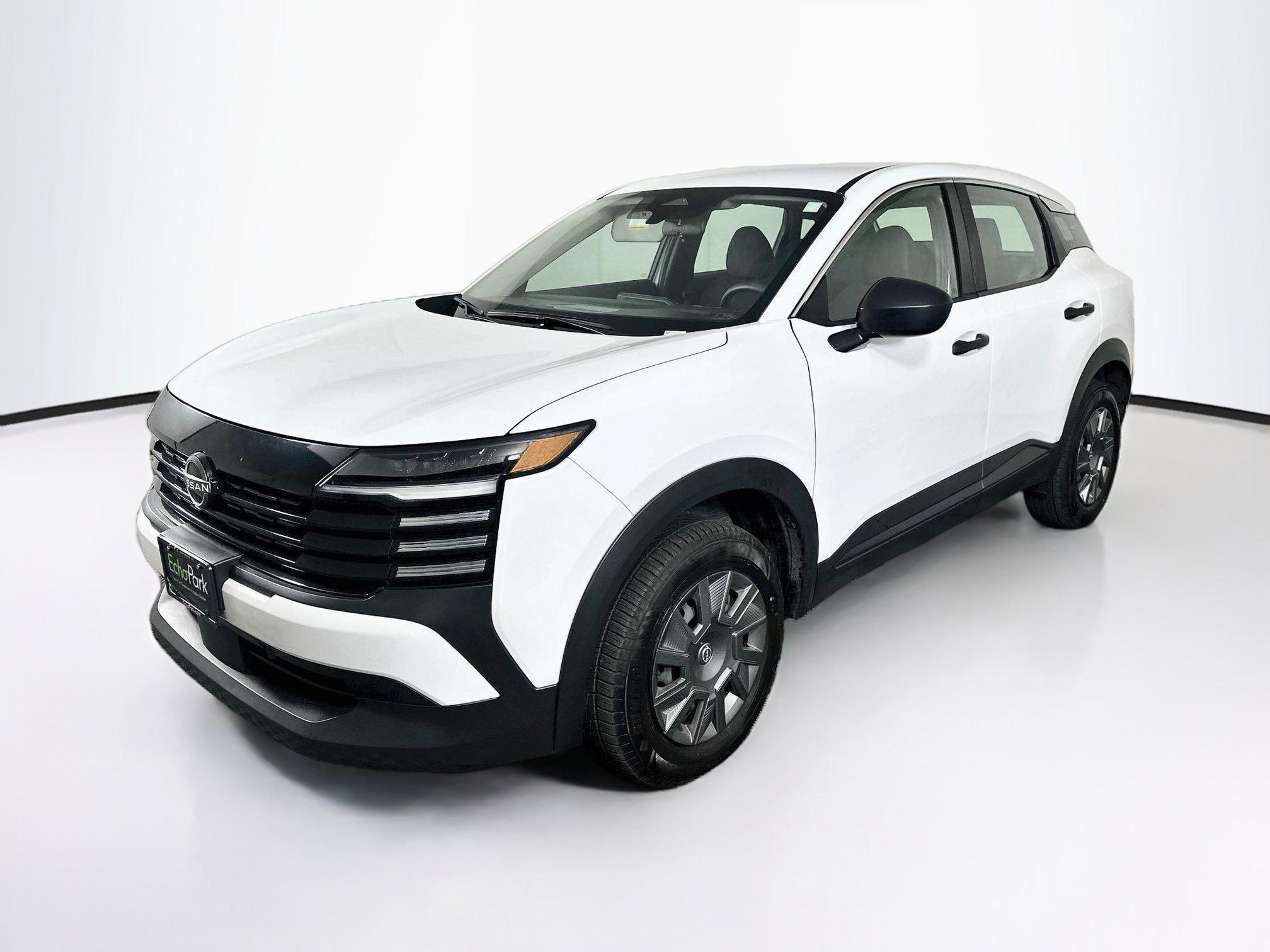 Used 2025 Nissan Kicks S FWD image 3