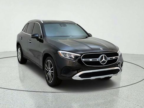 Used 2023 Mercedes-Benz GLC 300 4MATIC image 4
