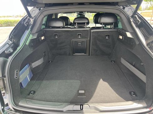 Used 2019 Maserati Levante image 39