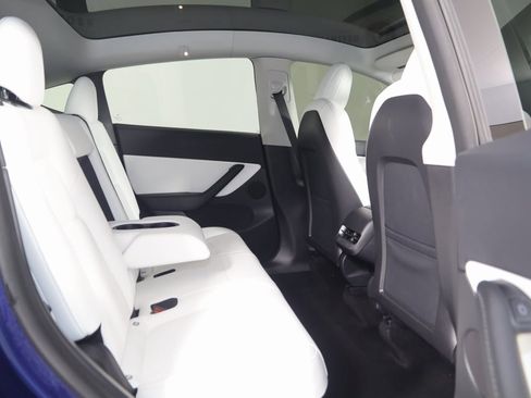 Used 2022 Tesla Model Y Performance image 15