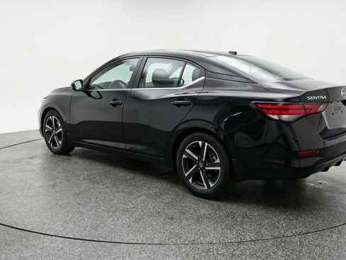 Used 2025 Nissan Sentra SV image 6