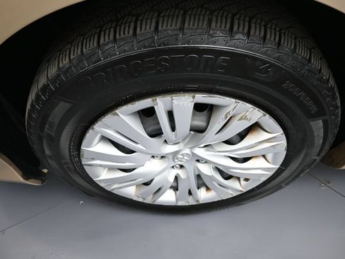 Used 2012 Toyota Camry LE FWD image 14