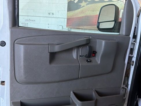 Used 2017 Chevrolet Express 3500 LS image 20