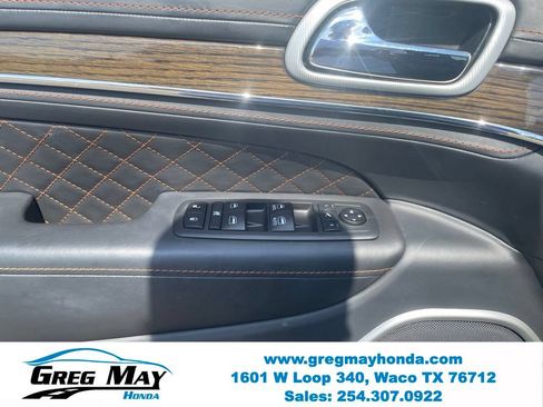 Used 2019 Jeep Grand Cherokee Summit AWD/4WD image 12