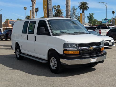 Used 2024 Chevrolet Express 2500 w/ Driver Convenience Package image 3