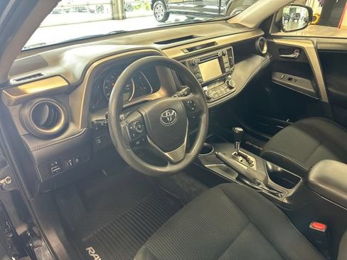 Used 2014 Toyota RAV4 XLE AWD/4WD image 23