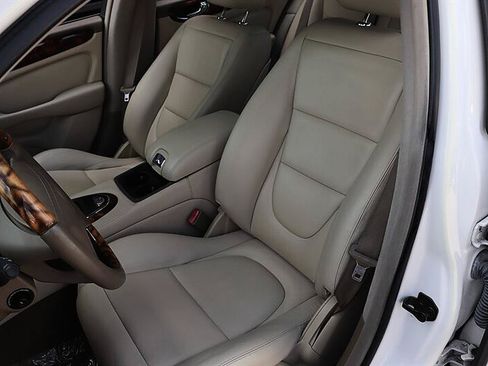 Used 2004 Jaguar XJ8 RWD image 10