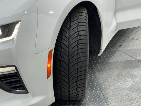 Used 2018 Chevrolet Camaro SS RWD image 35