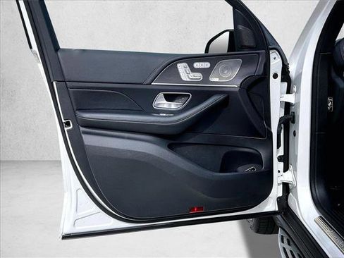 Used 2023 Mercedes-Benz GLS 580 GLS 580 image 18