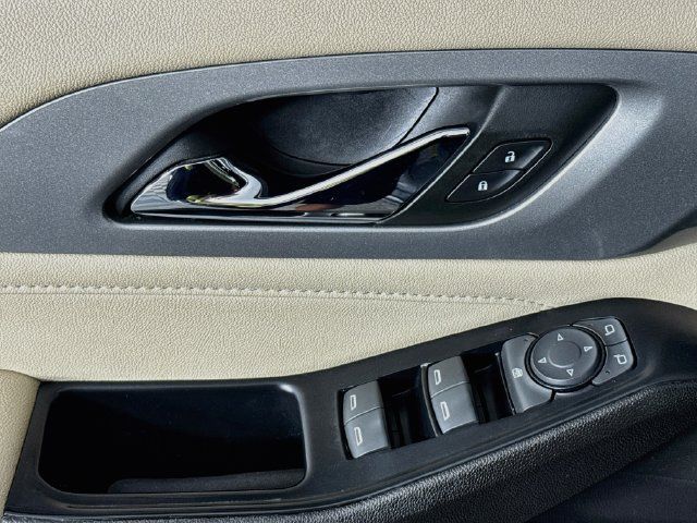 Used 2023 Chevrolet Traverse LS AWD/4WD image 21