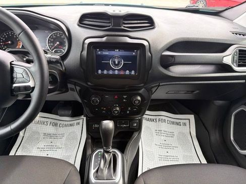 Used 2021 Jeep Renegade Latitude AWD/4WD image 23