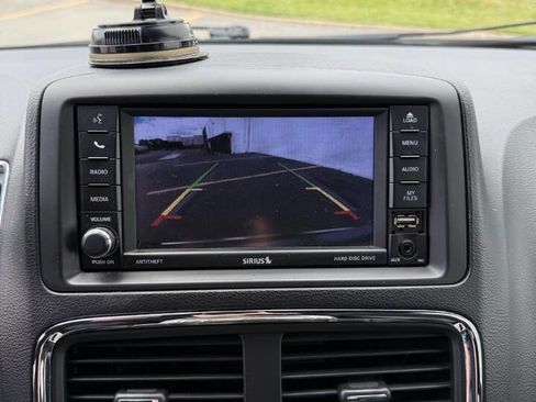 Used 2018 Dodge Grand Caravan SXT FWD image 12