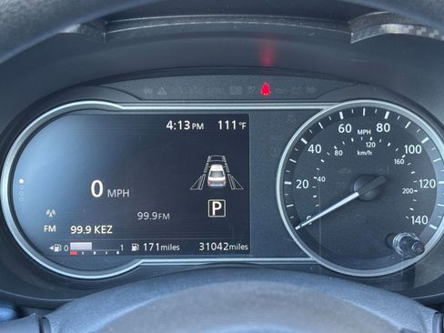Used 2025 Nissan Versa SV FWD image 38