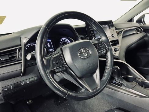Used 2021 Toyota Camry SE image 9