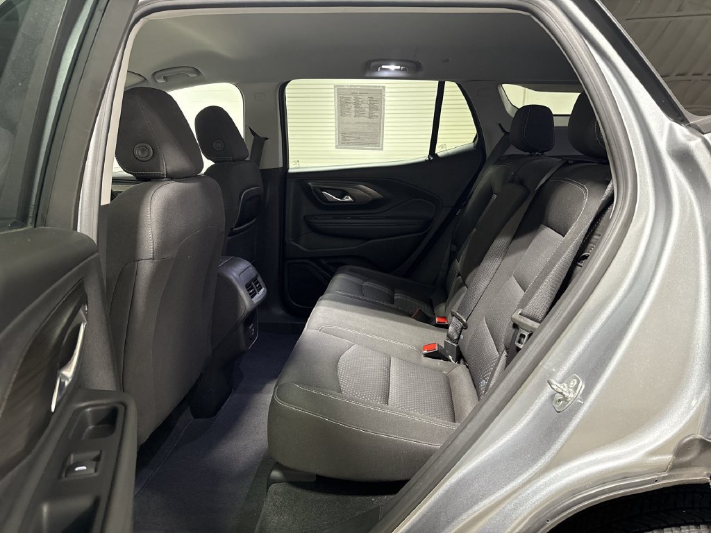 Used 2024 GMC Terrain SLE AWD/4WD image 22