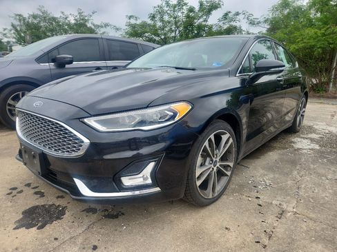 Used 2020 Ford Fusion Titanium FWD image 2