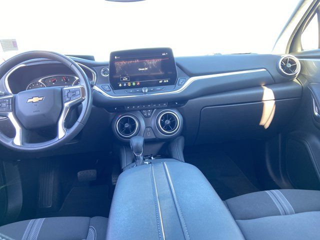 Used 2025 Chevrolet Blazer LT FWD image 15