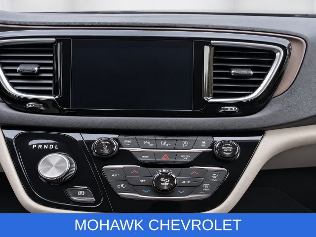 Used 2019 Chrysler Pacifica Touring-L Plus w/ Advanced Safetytec Group FWD image 19
