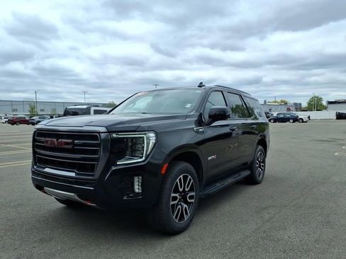 Used 2021 GMC Yukon AT4 w/ Rear Media and Nav Package AWD/4WD image 3