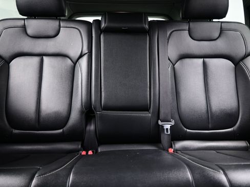 Used 2023 Jeep Grand Cherokee Limited image 16