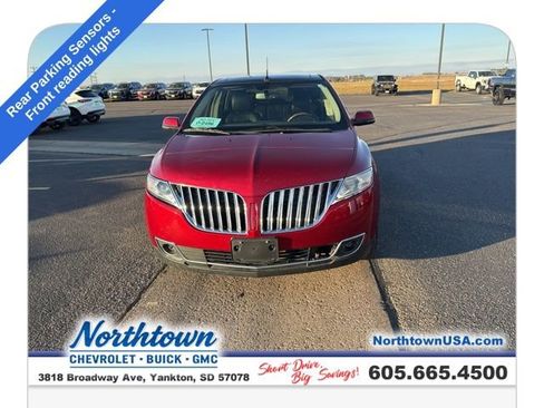 Used 2013 Lincoln MKX Base image 2
