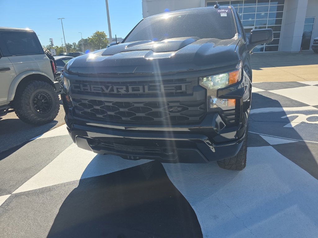 Used 2024 Chevrolet Silverado 1500 Custom Trail Boss w/ Midnight Edition AWD/4WD image 5