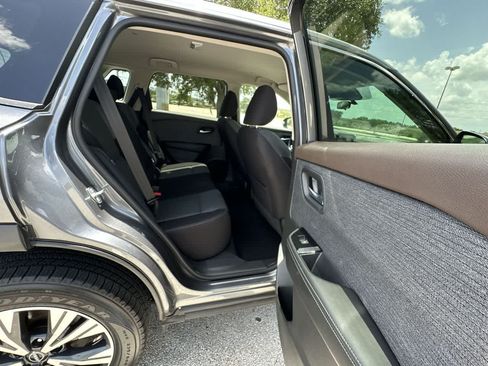 Used 2023 Nissan Rogue SV FWD image 21