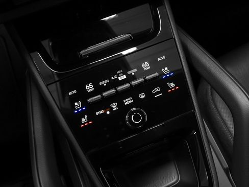 New 2026 Porsche Cayenne Coupe image 35