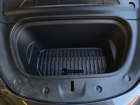 Used 2023 Tesla Model Y Long Range image 24