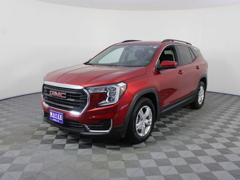Used 2024 GMC Terrain SLE w/ Driver Convenience Package FWD image 22