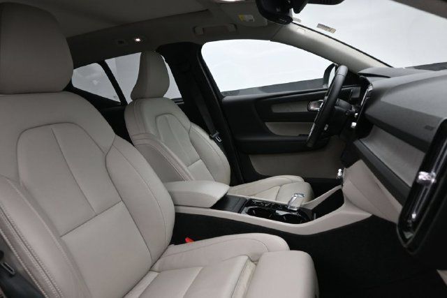 Used 2023 Volvo XC40 B5 Plus w/ Protection Package Premier AWD/4WD image 34