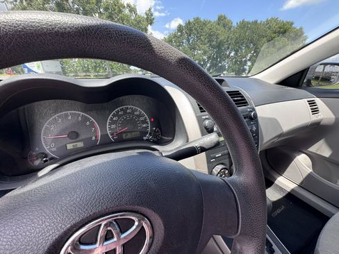 Used 2012 Toyota Corolla L FWD image 24