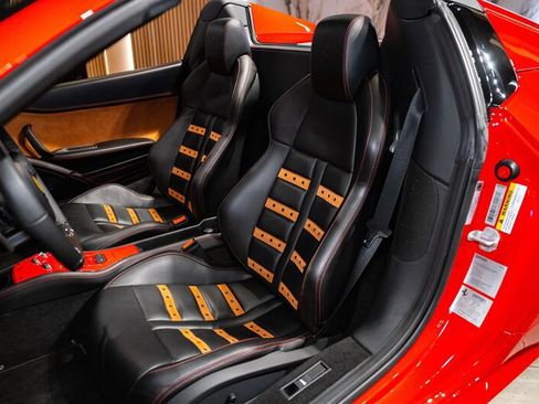 Used 2015 Ferrari 458 Spider RWD image 23
