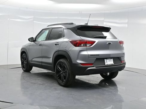 New 2026 Chevrolet TrailBlazer LT w/ Midnight Edition FWD image 5