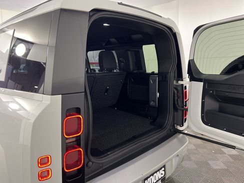 Used 2024 Land Rover Defender 110 S image 26