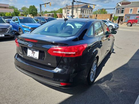 Used 2016 Ford Focus SE FWD image 5
