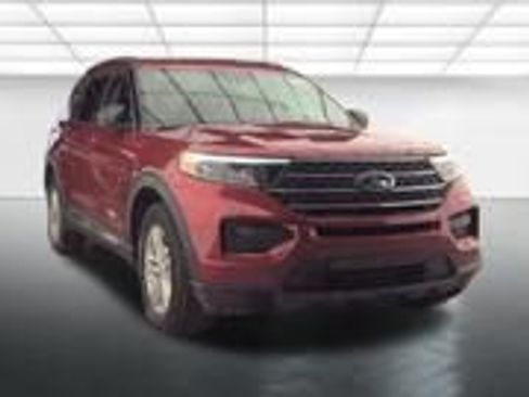 Used 2024 Ford Explorer XLT image 14