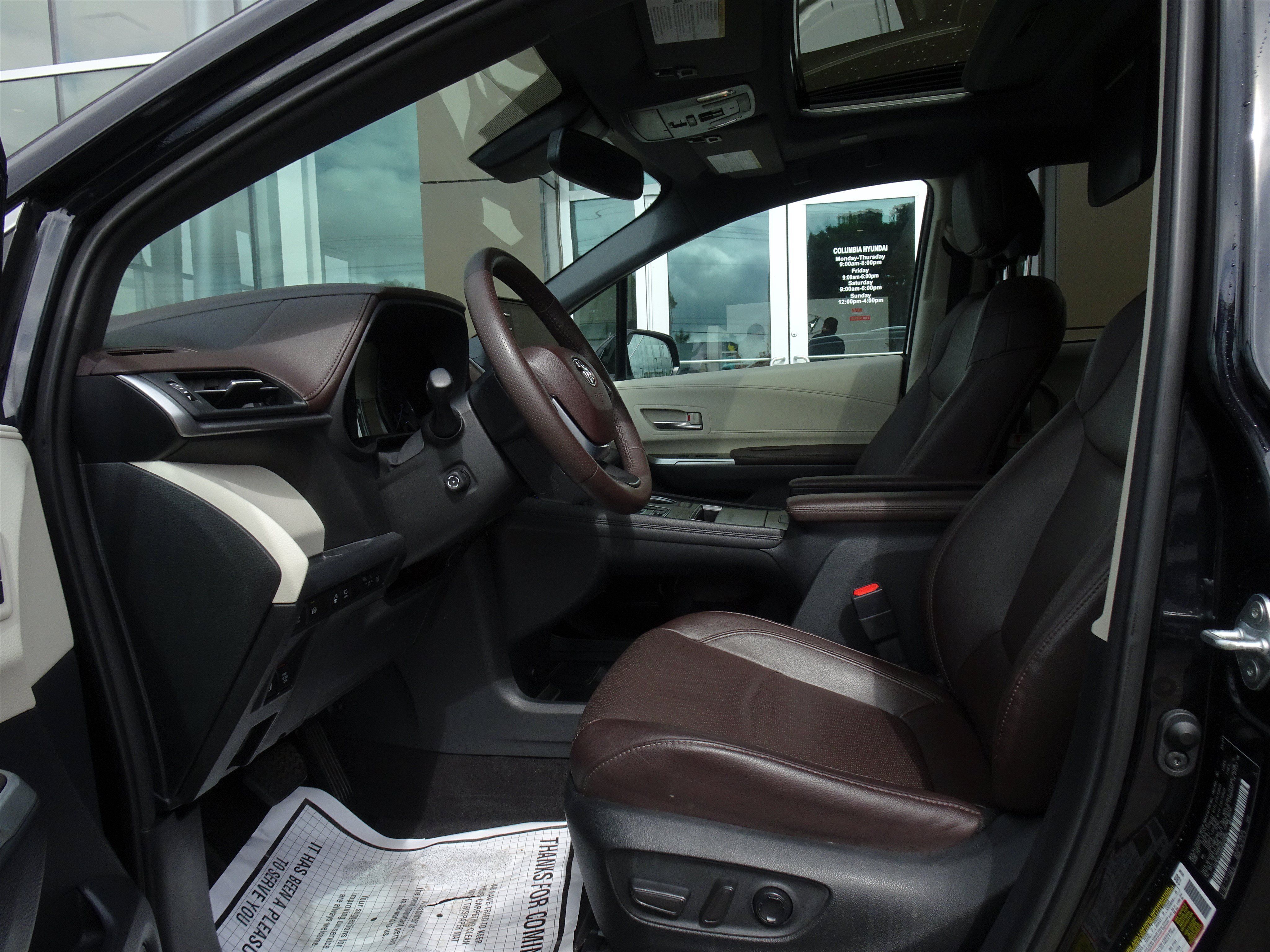 Used 2021 Toyota Sienna Platinum FWD image 8