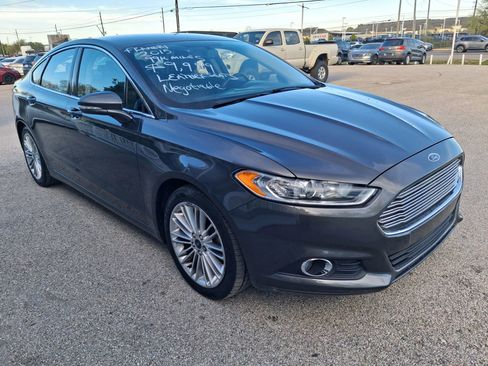 Used 2015 Ford Fusion SE w/ Equipment Group 202A image 5